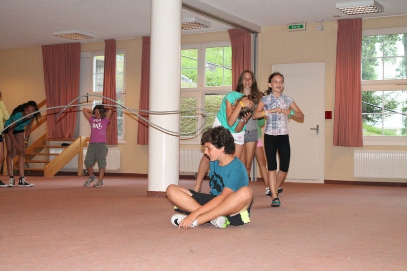 Village Camps International Summer Camp Leysin, Switzerland 2025-08-09 https://www.villagecamps.com/journals_admin/images/698-34-yellowevening (77).jpg